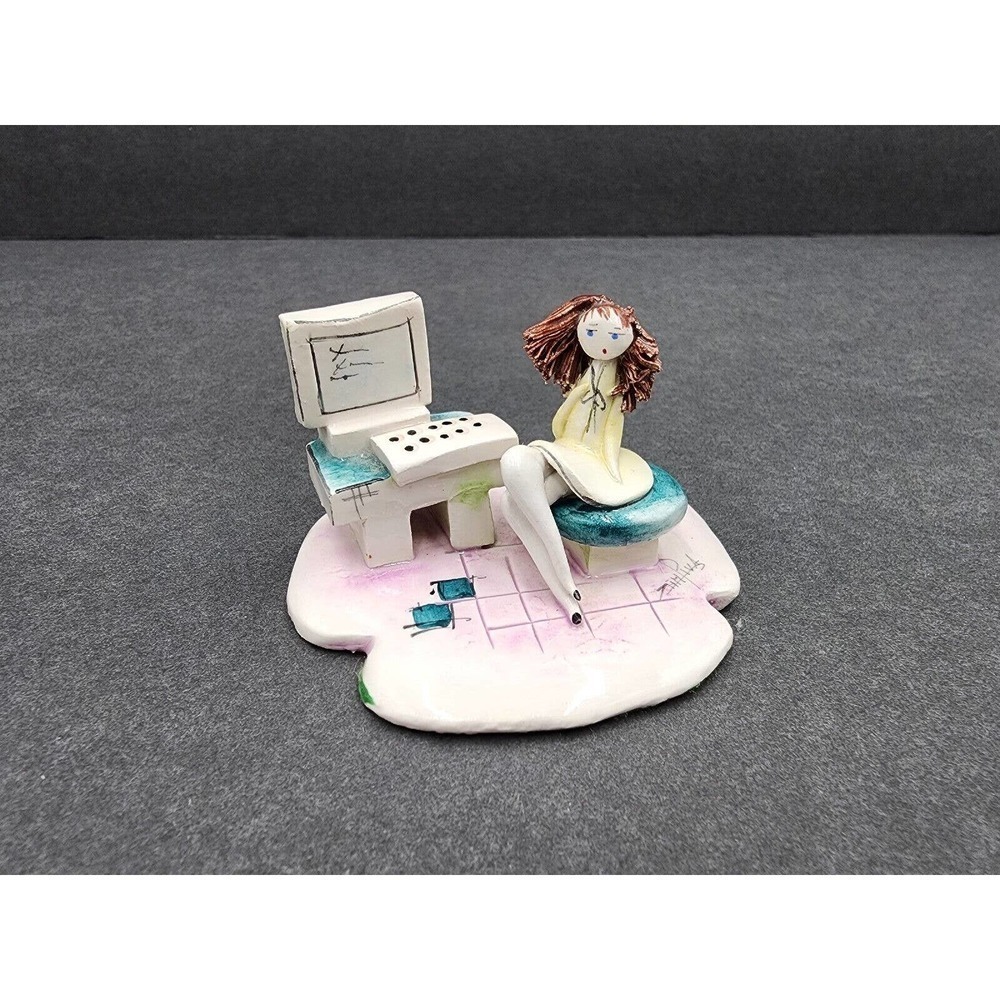 Linen Zampiva Italy Porcelain Art Pottery Sculpture Figurine Signed Collectible